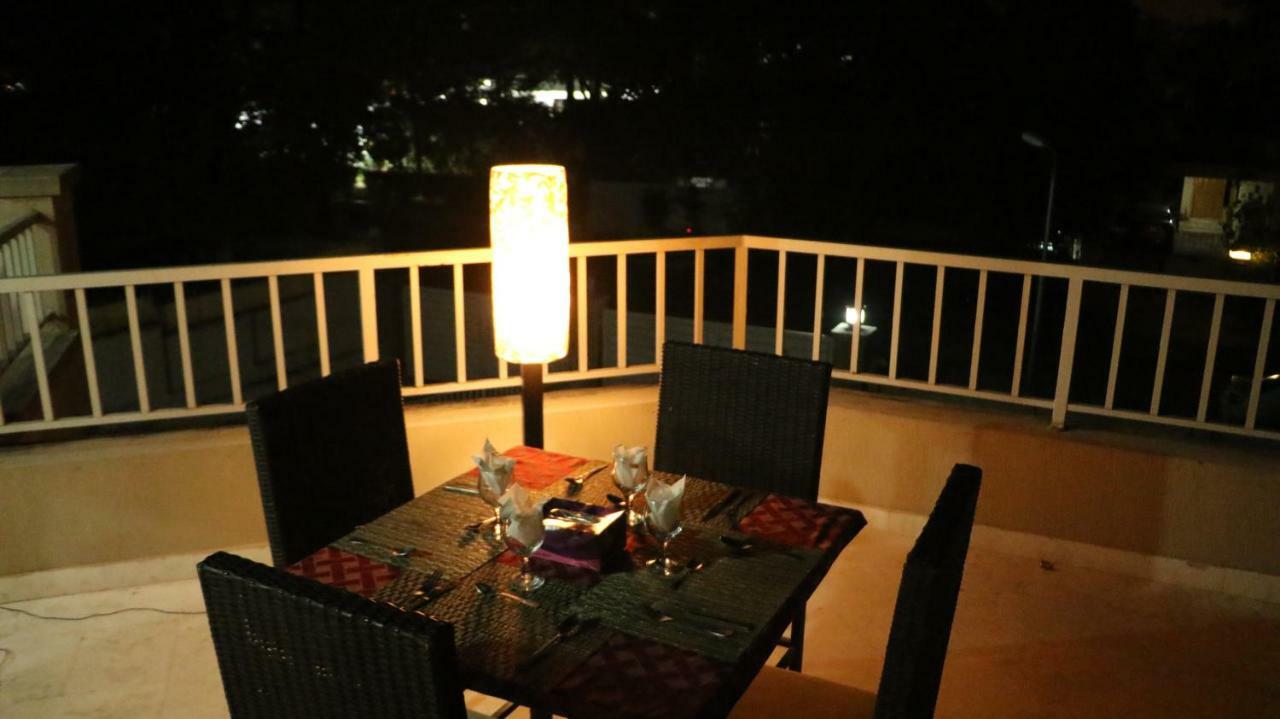 The Royal Manor Bed & Breakfast Islamabad Exterior photo